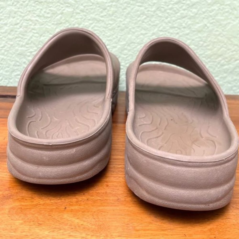 L.L.Bean Rubber Slide Sandals Beige Tan Unisex Women’s 8 Men’s 6 - Picture 3 of 4